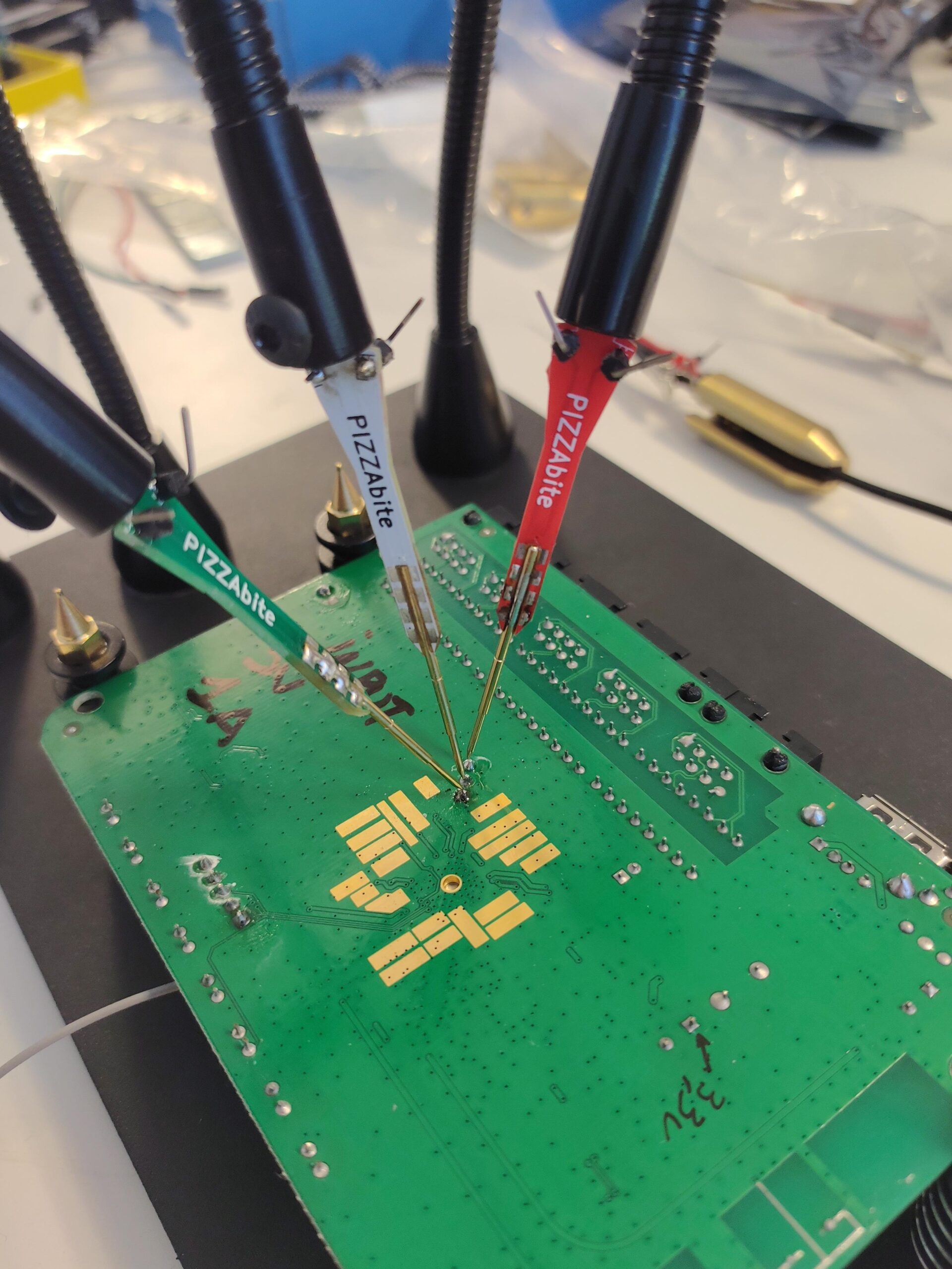 PIZZAbite & BRUSCHETTA-board: The Hardware Hackers tools you need to kickstart your own Lab! PIZZAbite_2jpg